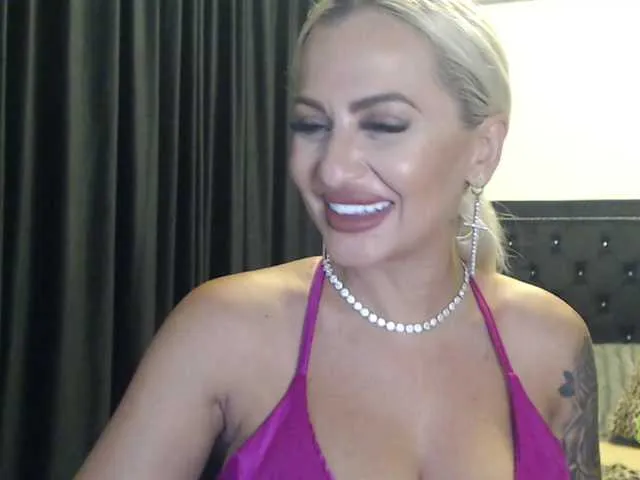 Live sex webcam photo for lovelyblondyx #278243707