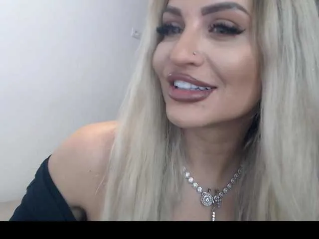 Live sex webcam photo for lovelyblondyx #290470243