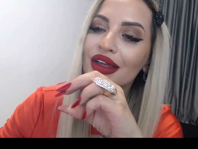 Live sex webcam photo for lovelyblondyx #290492276