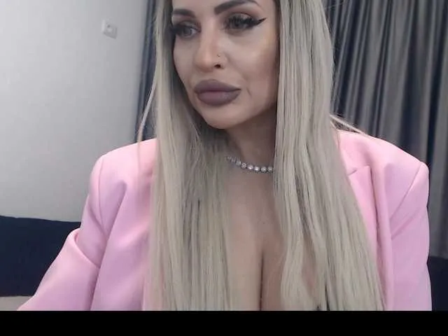 Live sex webcam photo for lovelyblondyx #290504287