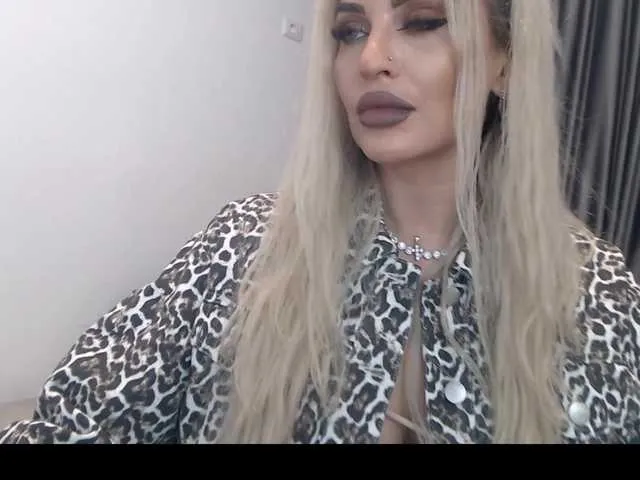 Live sex webcam photo for lovelyblondyx #290510667