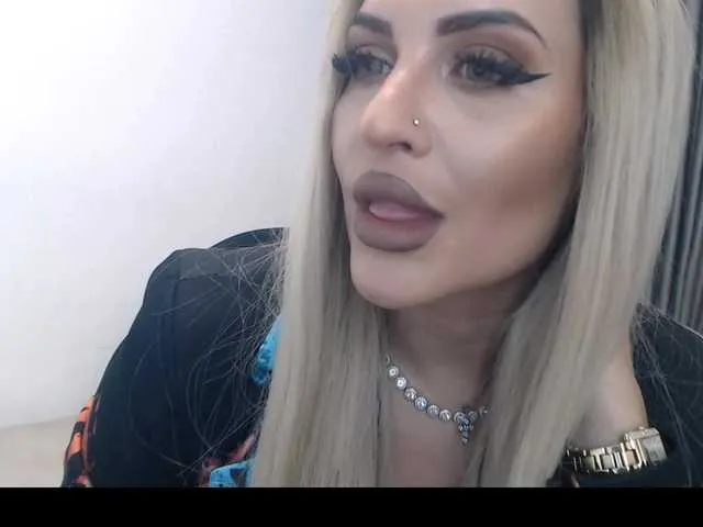 Live sex webcam photo for lovelyblondyx #290524835