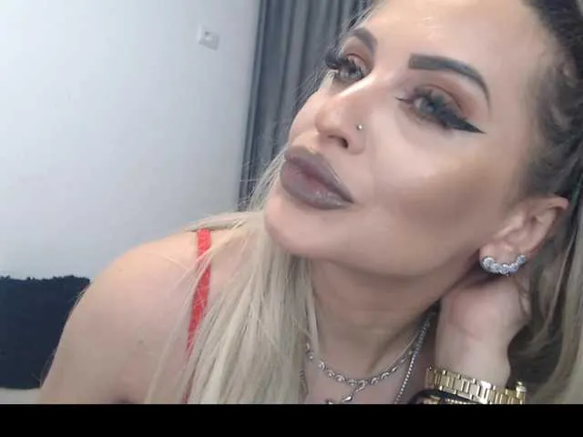 Live sex webcam photo for lovelyblondyx #290551845