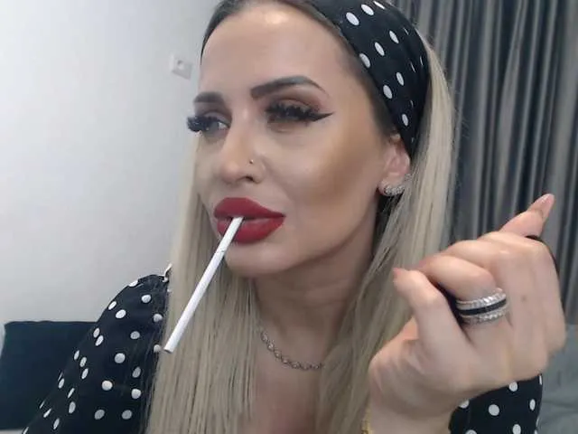 Live sex webcam photo for lovelyblondyx #290633418