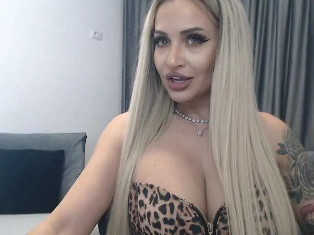 Live sex webcam photo for lovelyblondyx #290651742