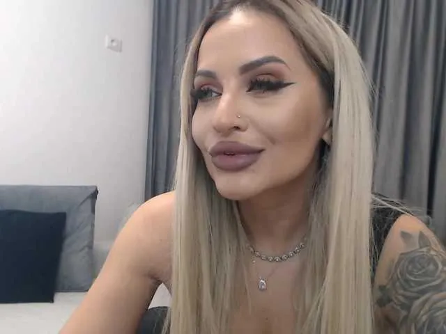 Live sex webcam photo for lovelyblondyx #290659091