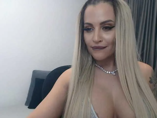Live sex webcam photo for lovelyblondyx #290666317