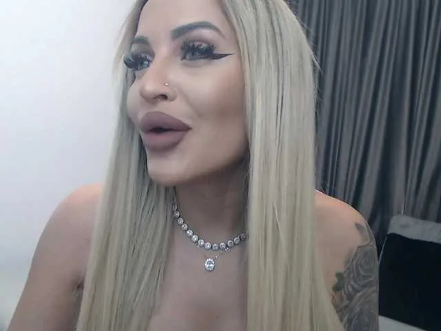 Live sex webcam photo for lovelyblondyx #290762088