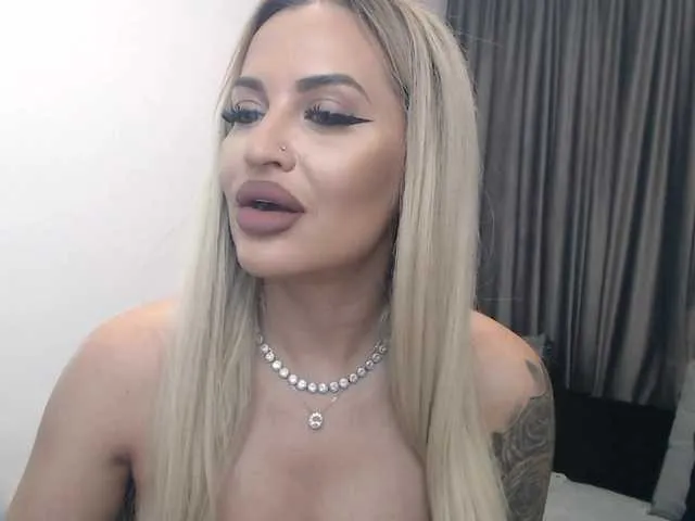 Live sex webcam photo for lovelyblondyx #290769351