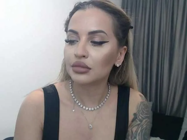 Live sex webcam photo for lovelyblondyx #290803319
