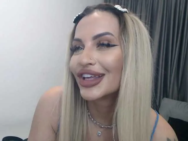 Live sex webcam photo for lovelyblondyx #290817708