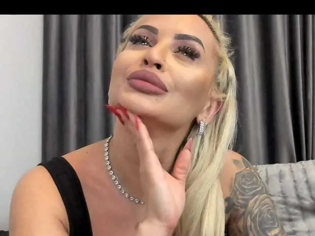 Live sex webcam photo for lovelyblondyx #290948094