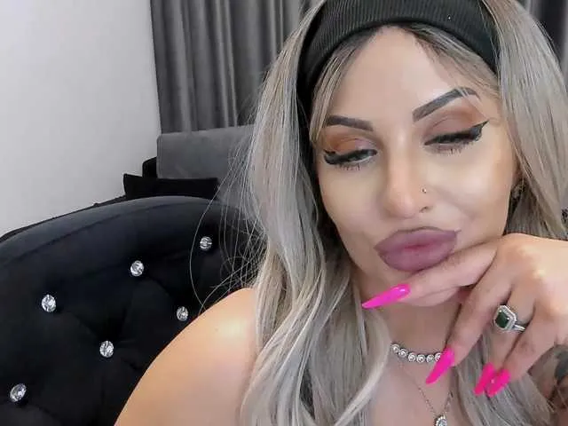 Live sex webcam photo for lovelyblondyx #291094680