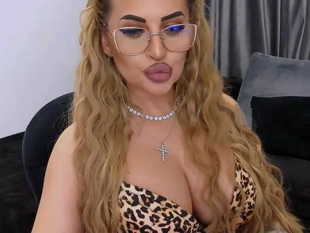 Live sex webcam photo for lovelyblondyx #292472785