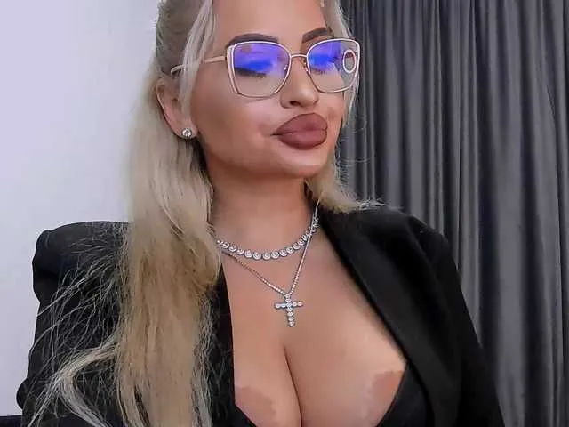 Live sex webcam photo for lovelyblondyx #292724727