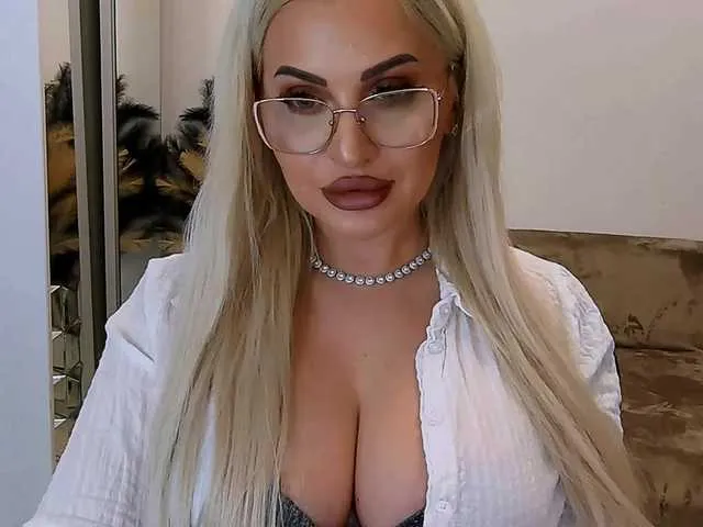 Live sex webcam photo for lovelyblondyx #293121692
