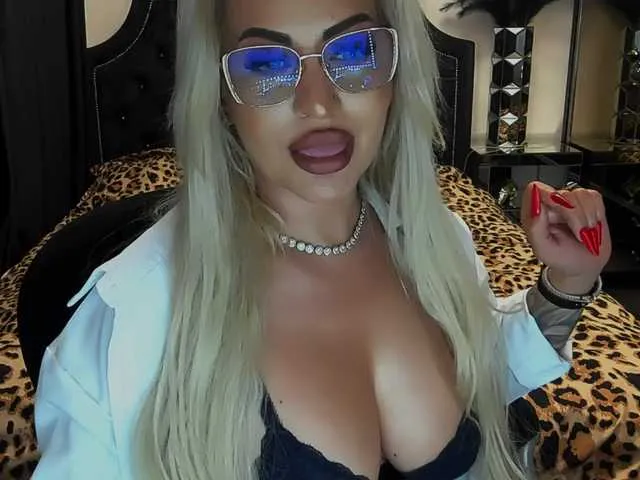 Live sex webcam photo for lovelyblondyx #293459987