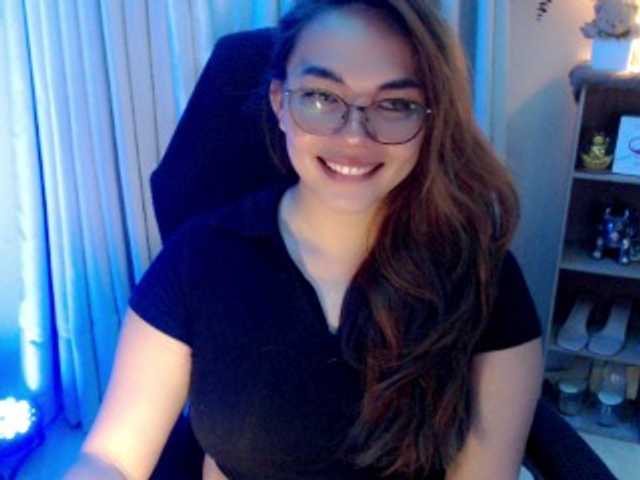 Live sex webcam photo for lovelydiane12 #291767776