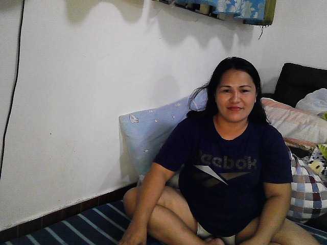 Live sex webcam photo for lovelykiera1 #273426627