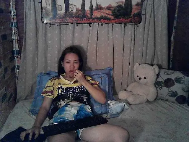 Live sex webcam photo for lovelymae69 #276485627