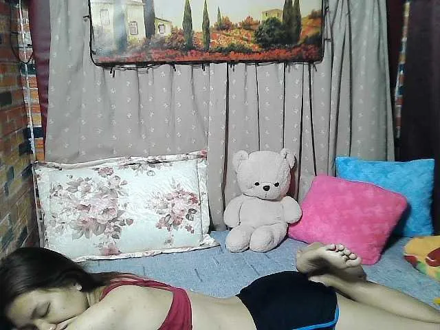 Live sex webcam photo for lovelymae69 #276497431