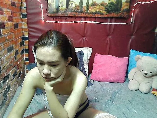 Live sex webcam photo for lovelymae69 #276538376