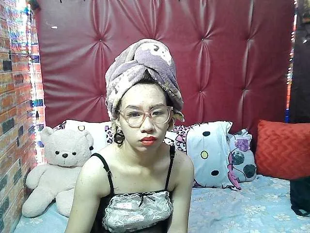 Live sex webcam photo for lovelymae69 #276621306