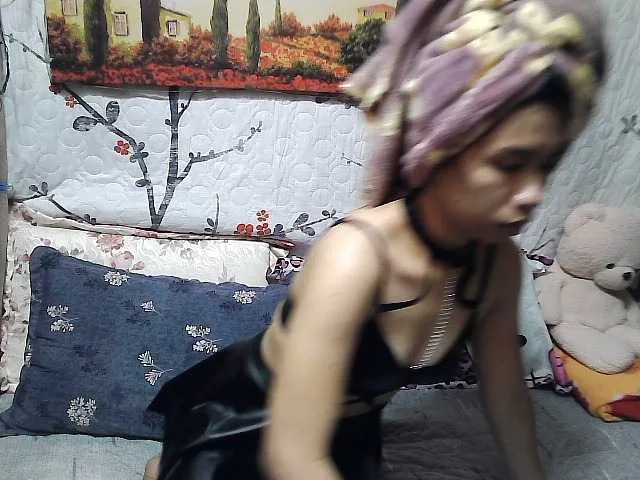 Live sex webcam photo for lovelymae69 #276810962