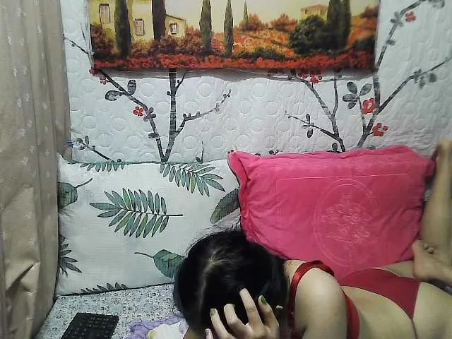 Live sex webcam photo for lovelymae69 #276931910