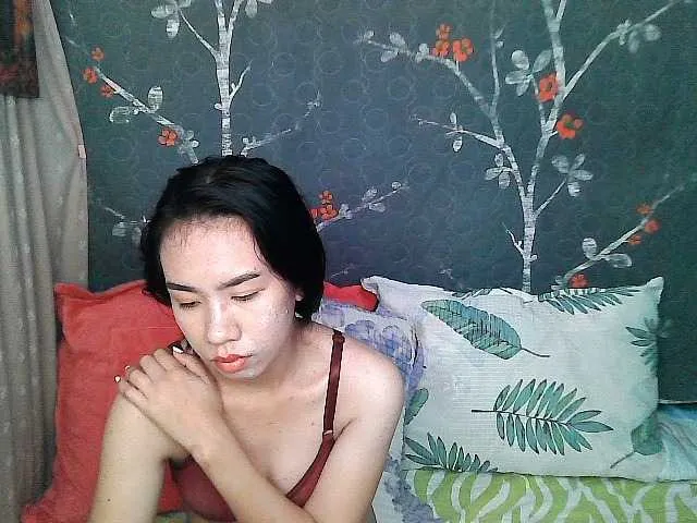 Live sex webcam photo for lovelymae69 #277035206