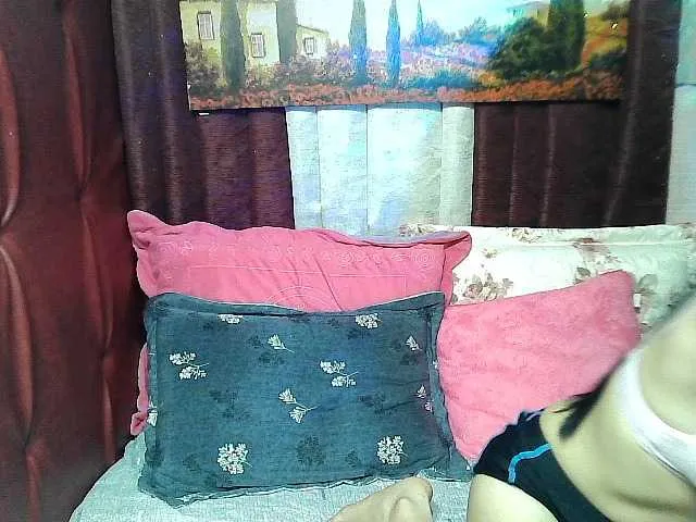 Live sex webcam photo for lovelymae69 #277223882