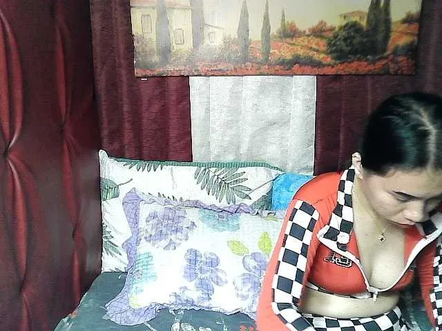 Live sex webcam photo for lovelymae69 #277299133