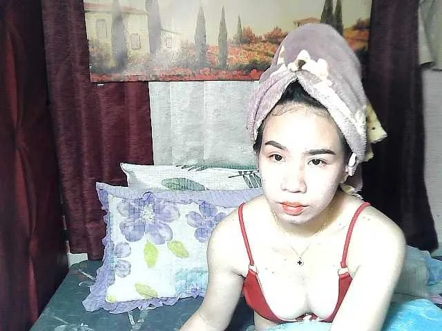 Live sex webcam photo for lovelymae69 #277305303