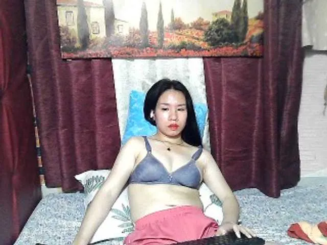 Live sex webcam photo for lovelymae69 #277496625