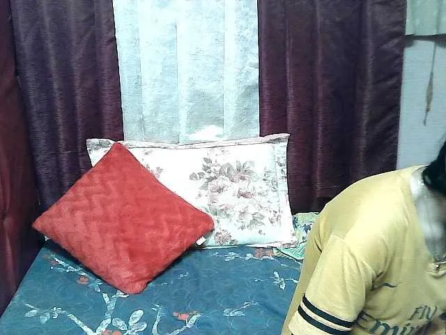 Live sex webcam photo for lovelymae69 #277558211