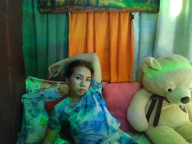 Live sex webcam photo for lovelymae69 #277839936