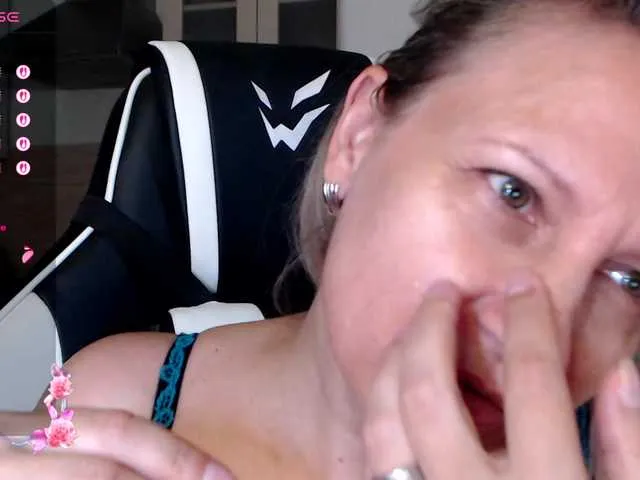 Live sex webcam photo for lovesupergerl #291384884