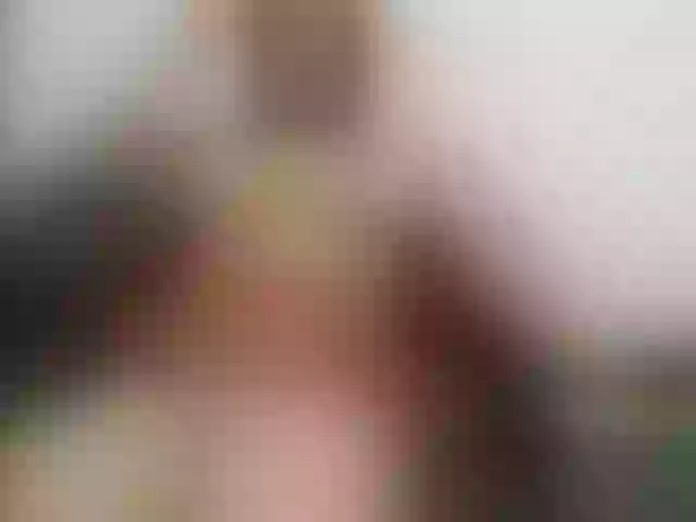 Live sex webcam photo for luana-lee #276812813
