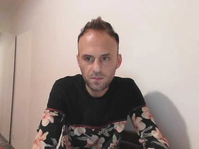 Live sex webcam photo for lucachosex #277360420