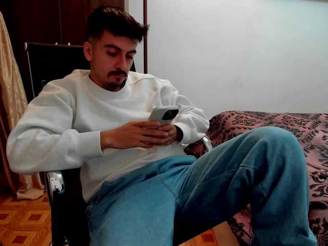 Live sex webcam photo for lucas-slv #292229200