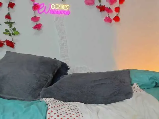 Live sex webcam photo for lucasEmma #290009527