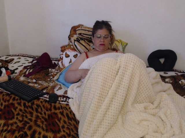 Live sex webcam photo for lucerito-1 #275740737