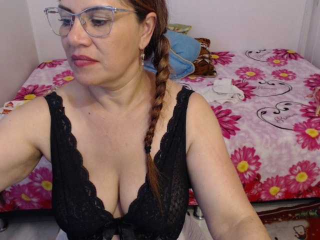 Live sex webcam photo for lucerito-1 #276198156