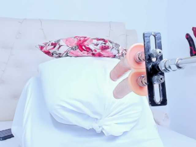 Live sex webcam photo for lucero-25 #272346763