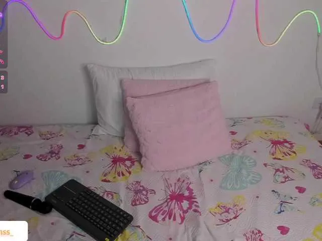 Live sex webcam photo for lucero-evanss #290180178