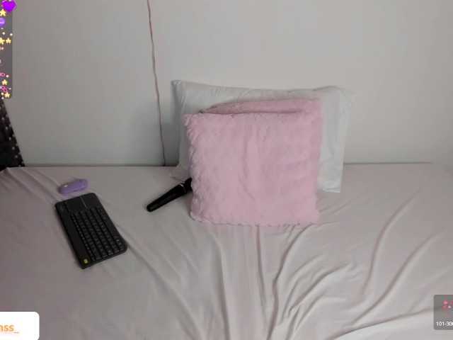 Live sex webcam photo for lucero-evanss #290389987