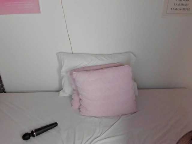 Live sex webcam photo for lucero-evanss #290830979