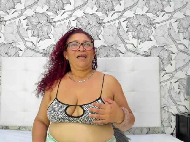 Live sex webcam photo for lucerosweet01 #273889587