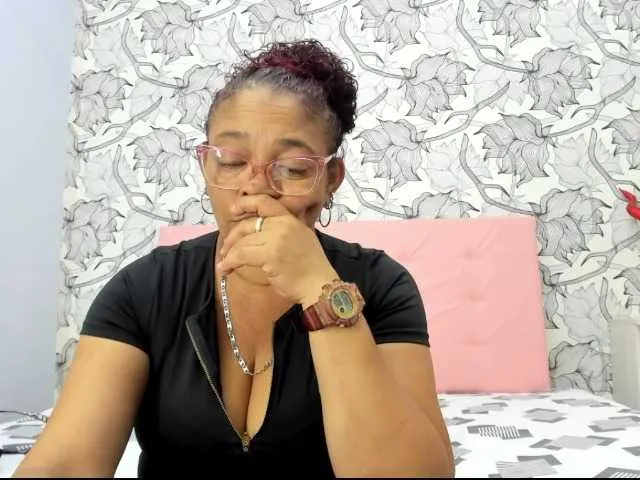 Live sex webcam photo for lucerosweet01 #275461111