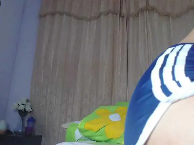 Live sex webcam photo for lucia-lopez19 #274322812